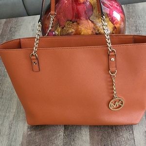 Beautiful Michael Kors tote!!